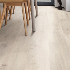 Haro Tritty 100 Oak Emilia Light Grey Silent Pro 538667 laminált padló hangszigeteléssel